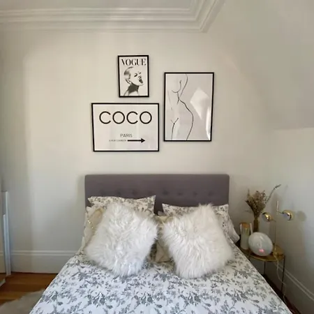 Magnificent Apartment Very Charming In Paris 17 Paris